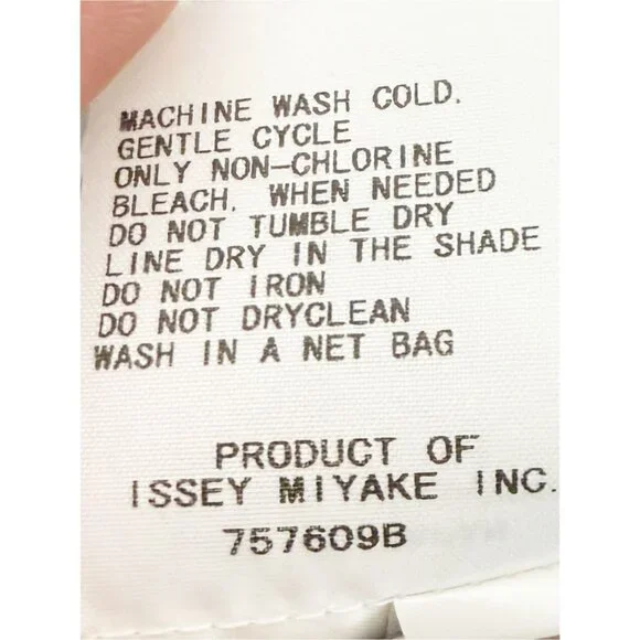 PLEATS PLEASE ISSEY MIYAKE BASICS in LIGHT GRAY OS - Picture 4 of 5